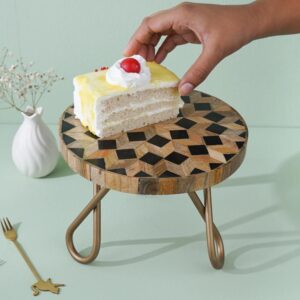 wooden & resin cake stand